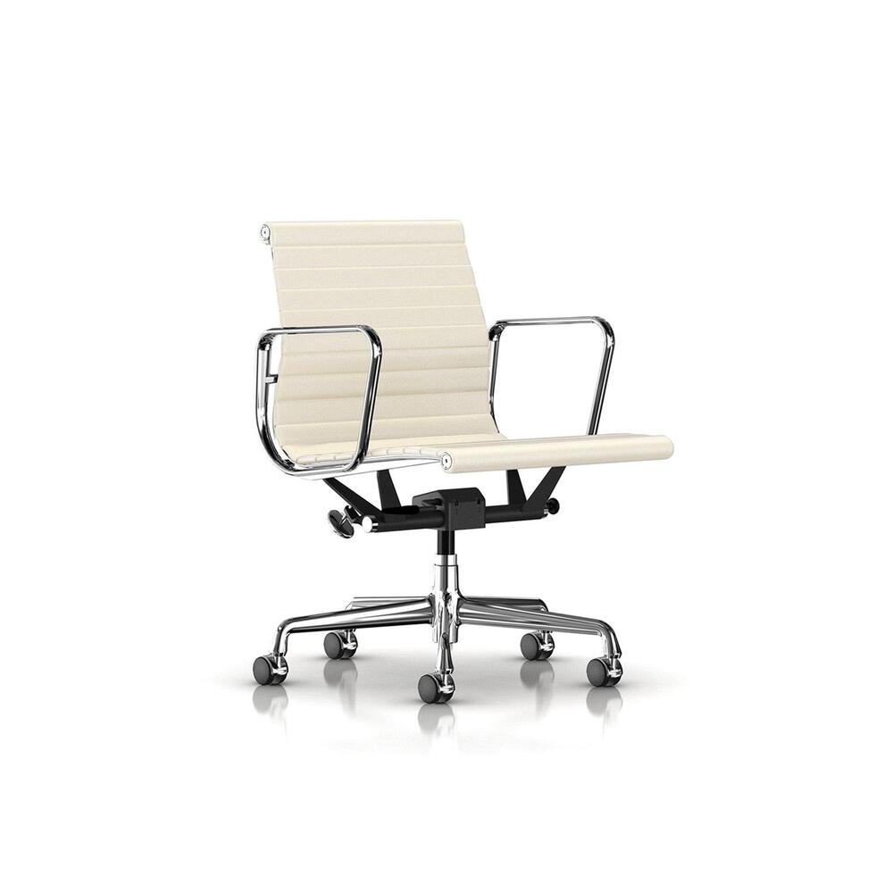 Eames Aluminum Group Management Chair (Ivory Leather)