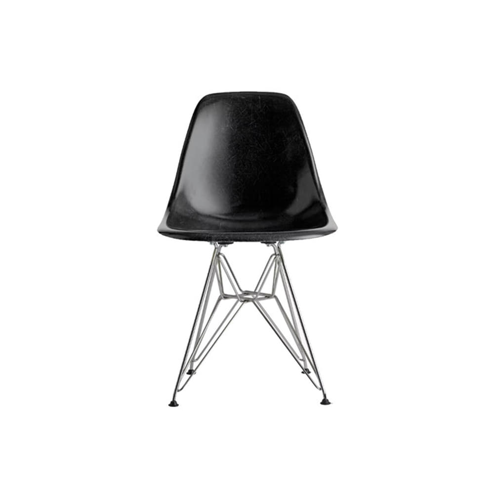 Eames Molded Fiberglass Side Chair, Wire-Base (Black)전시품 30%