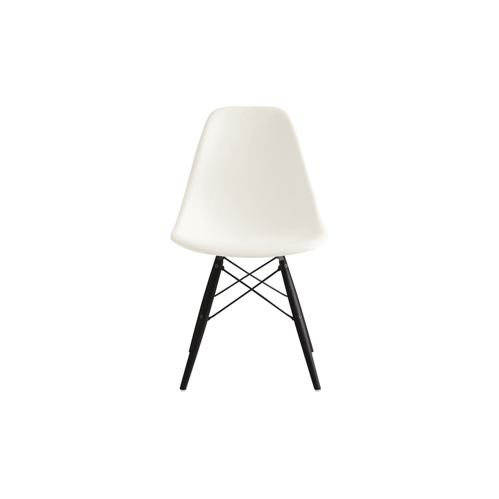Eames Plastic Chair, Dowel Base (White/Black)전시품 30%